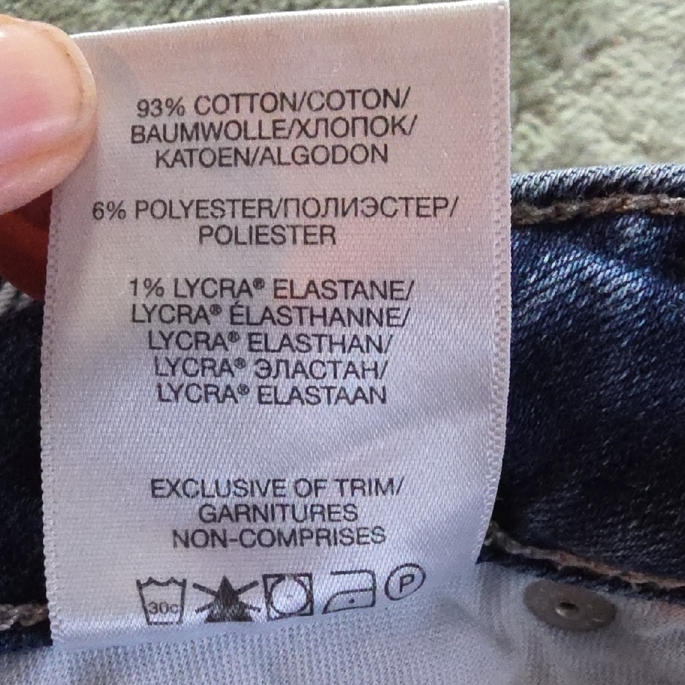 Silver "Suki Super Skinny" Blue Distressed Jeans. Size 29 Waist / 29 Length - Picture 6 of 7